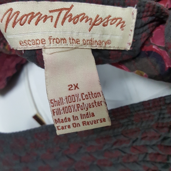 Norm Thompson quilted reversible jacket - Picture 8 of 8